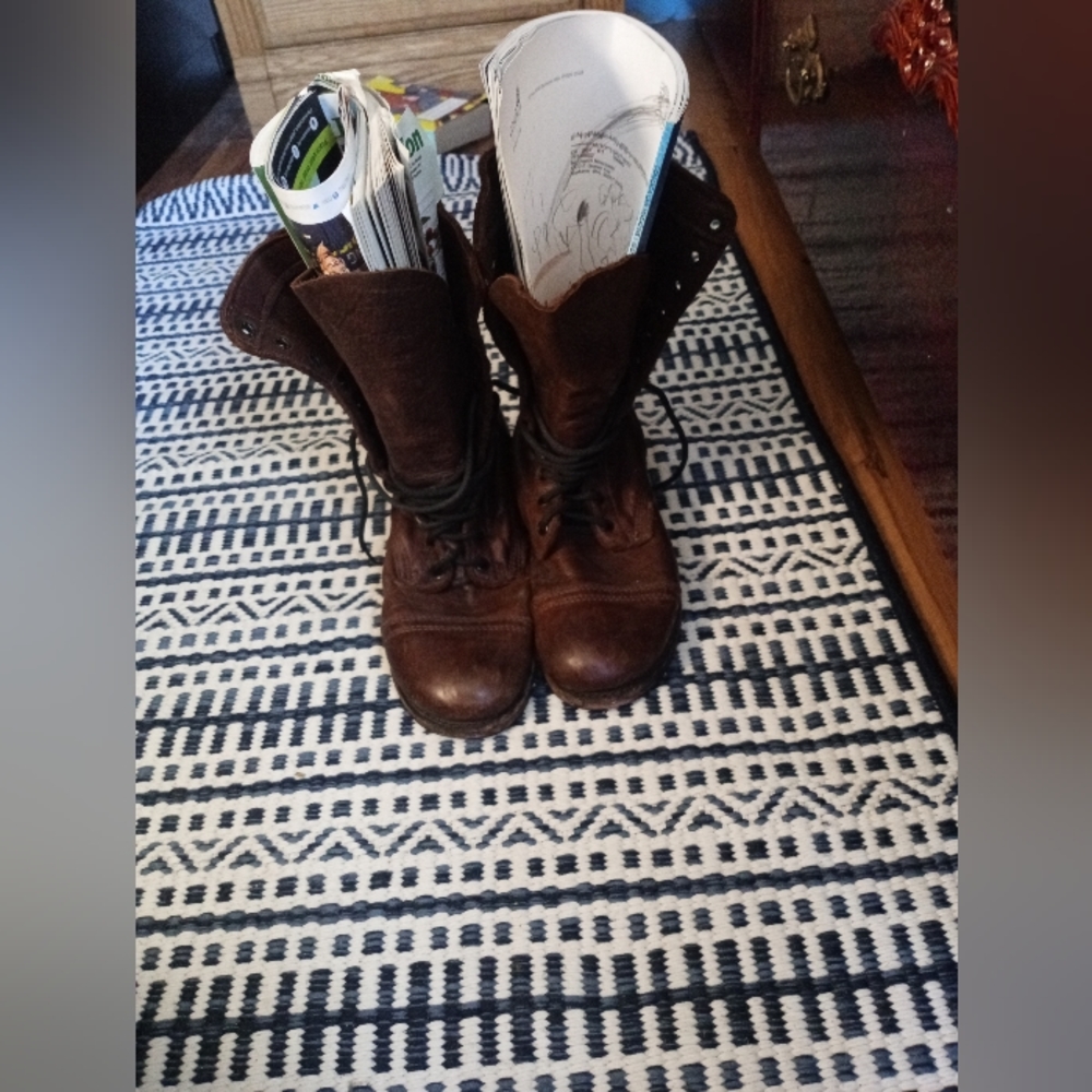 Vintage shoe company jump boots